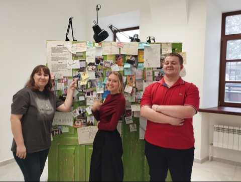 Посещение студентами патриотической выставки «Своих не бросаем»